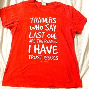 Graphic Trainer - XL - Women’s T-shirt - Smoke Free